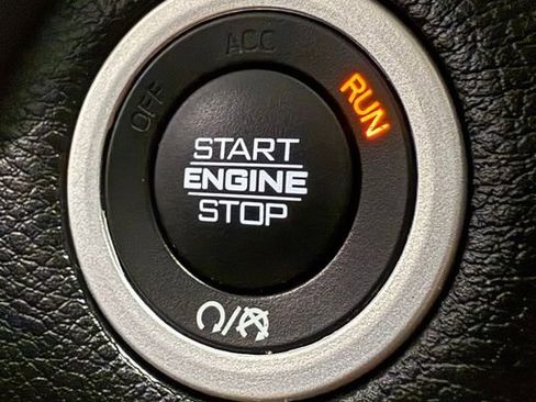 Used 2019 RAM 1500 Laramie image 25