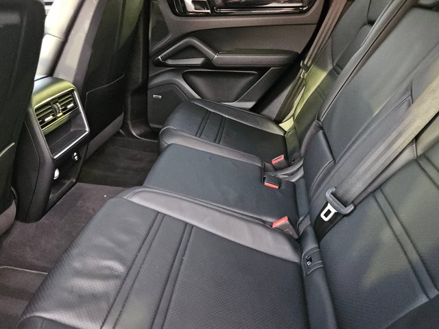 Used 2020 Porsche Cayenne AWD/4WD image 19
