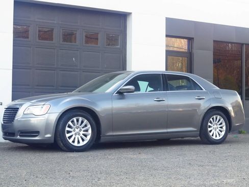 Used 2012 Chrysler 300 RWD image 1