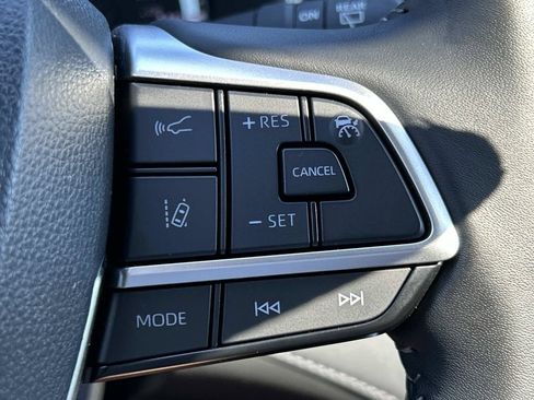 Used 2026 Toyota Highlander XLE AWD/4WD image 32