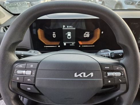 Used 2025 Kia K4 LXS FWD image 23