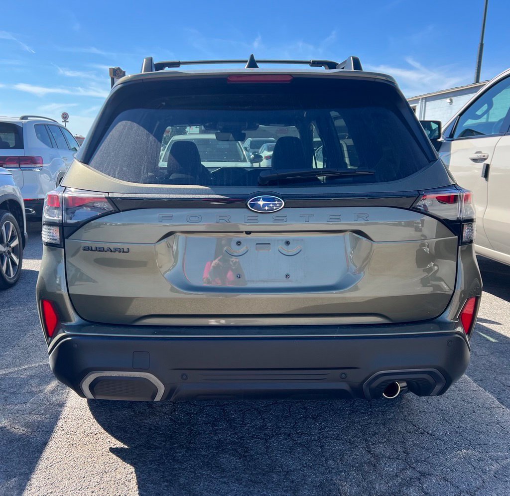 Used 2025 Subaru Forester Limited AWD/4WD image 4