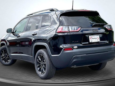 Used 2023 Jeep Cherokee Altitude Lux AWD/4WD image 13
