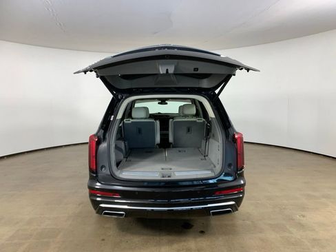 Used 2021 Cadillac XT6 Premium Luxury AWD/4WD image 12