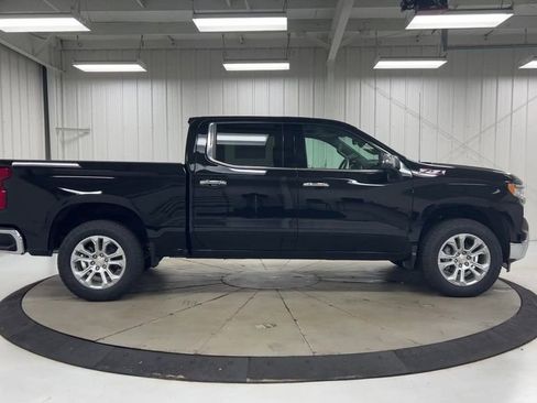 Used 2023 Chevrolet Silverado 1500 LTZ w/ Technology Package AWD/4WD image 9