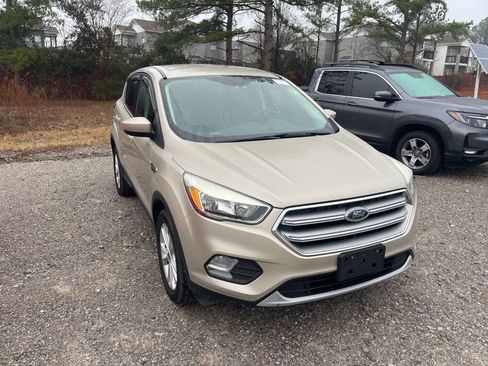 Used 2017 Ford Escape SE w/ SE Cold Weather Package image 2