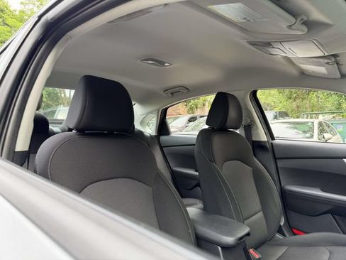 Used 2022 Kia Forte LXS FWD image 11