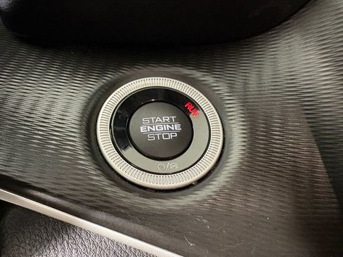 Used 2023 Jeep Grand Cherokee L Laredo image 27