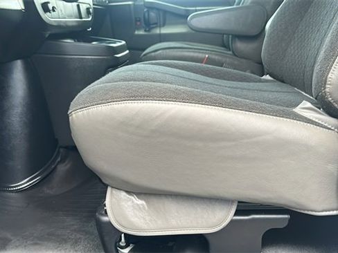 Used 2023 GMC Savana 2500 w/ Driver Convenience Package image 24