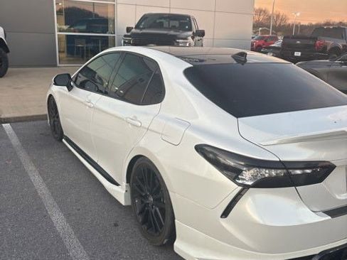 Used 2022 Toyota Camry XSE image 9