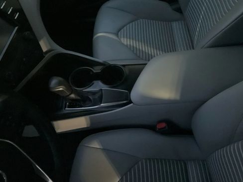 Used 2019 Toyota Camry SE image 20
