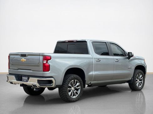 Used 2025 Chevrolet Silverado 1500 LT image 7