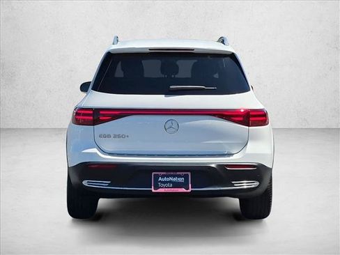 Used 2024 Mercedes-Benz EQB 250+ image 7