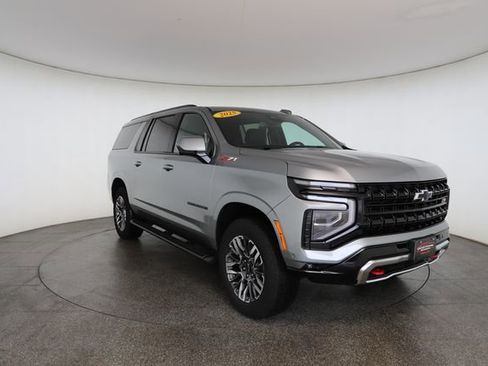 Used 2025 Chevrolet Suburban Z71 image 28