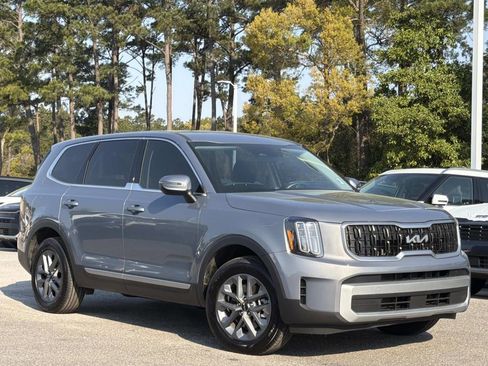 Used 2025 Kia Telluride LX image 1
