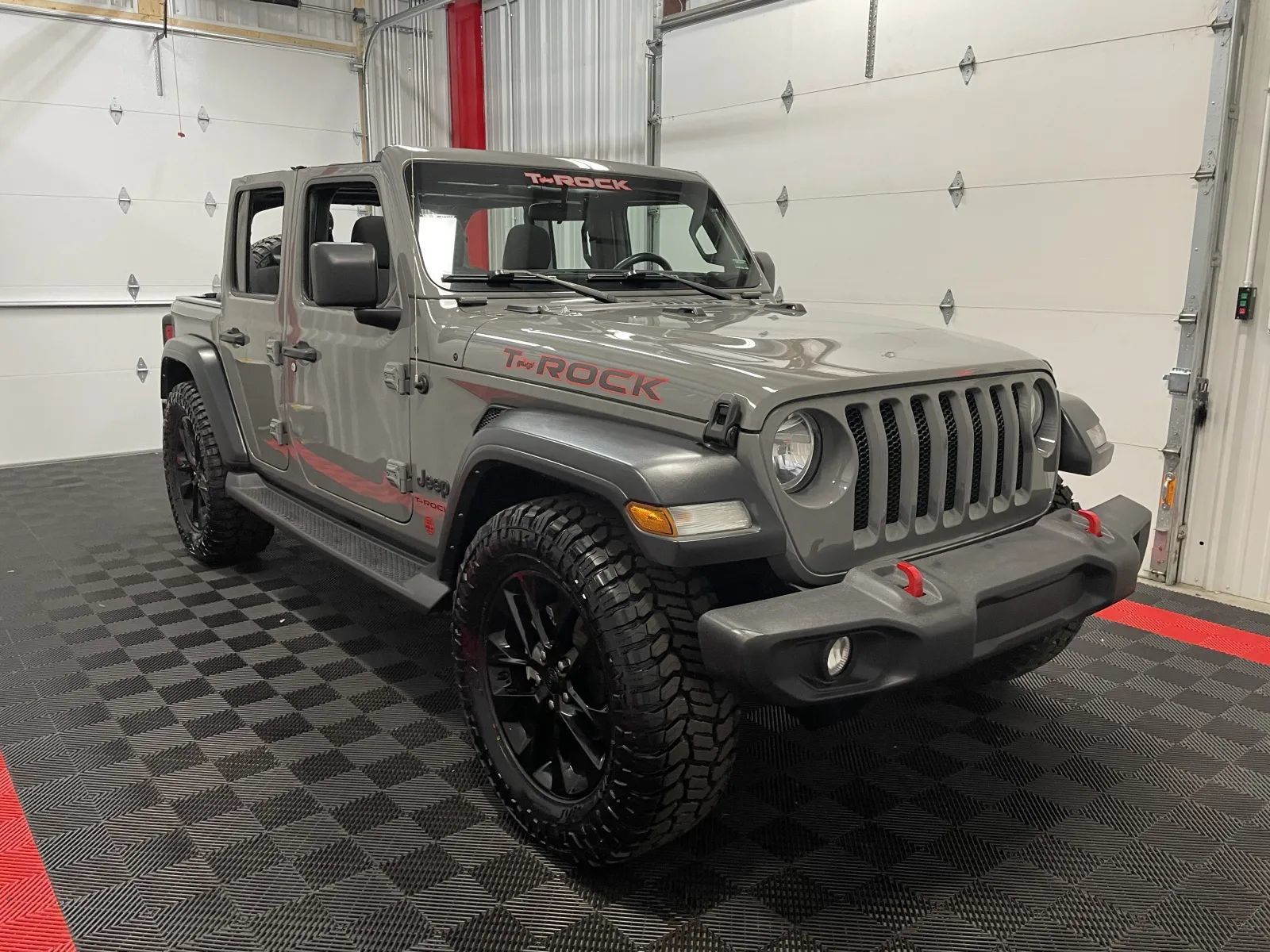 Used 2021 Jeep Wrangler Unlimited Sport AWD/4WD image 4