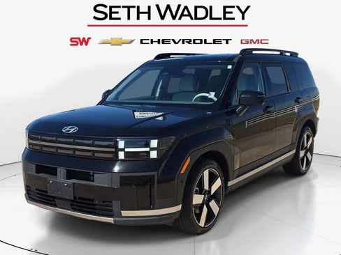 Used 2025 Hyundai Santa Fe Limited FWD image 3