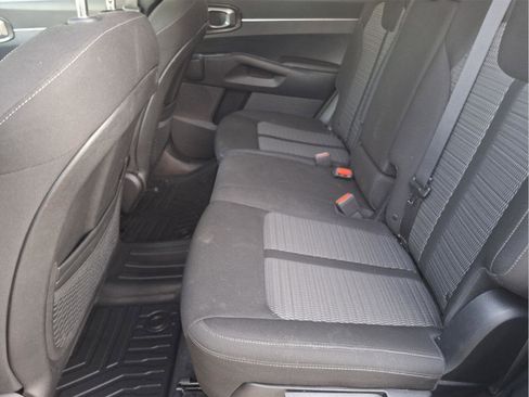 Used 2022 Kia Sorento LX image 13