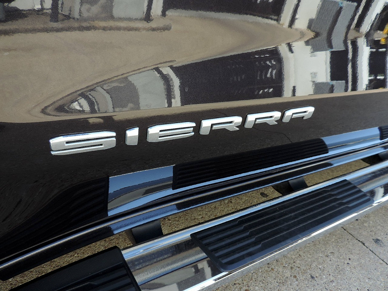 Certified 2023 GMC Sierra 1500 SLT RWD image 12