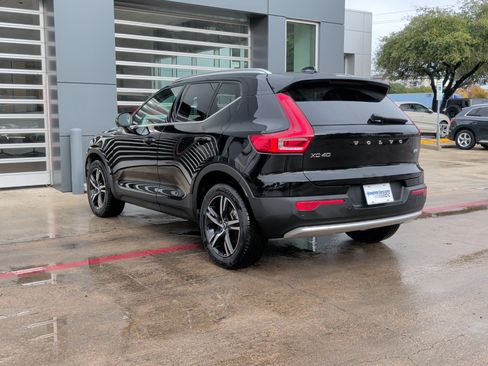 Used 2025 Volvo XC40 B5 Core image 7