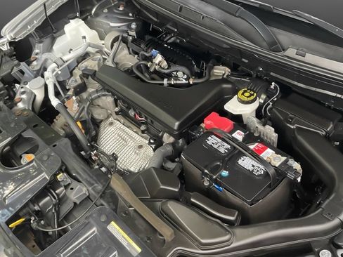 Used 2018 Nissan Rogue SV w/ Sun & Sound Touring Package AWD/4WD image 29