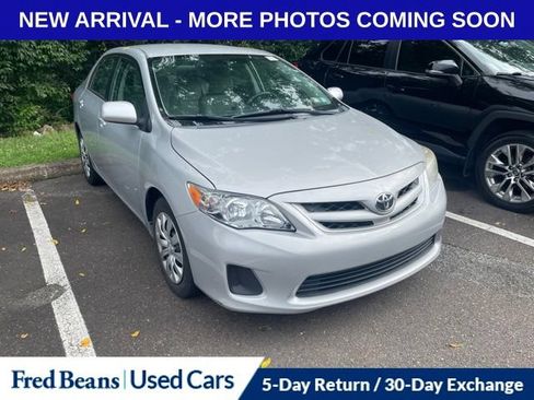 Used 2013 Toyota Corolla LE FWD image 1
