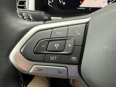 Used 2021 Volkswagen Atlas Cross Sport SEL image 15