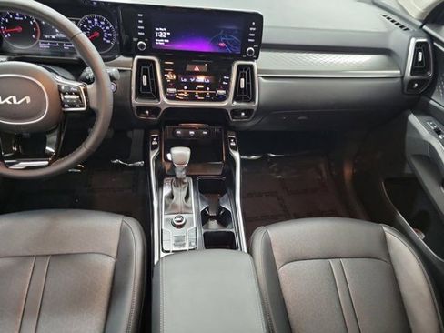 Certified 2022 Kia Sorento S FWD image 12