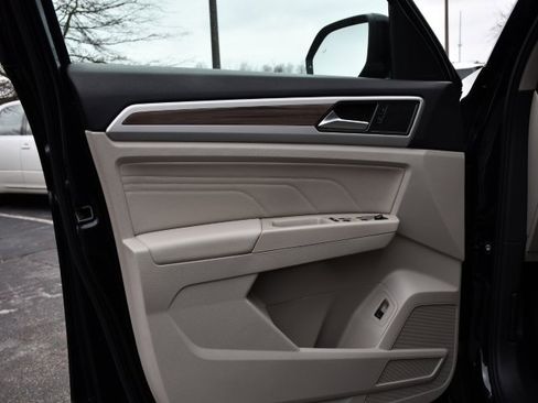 Used 2023 Volkswagen Atlas SEL image 11