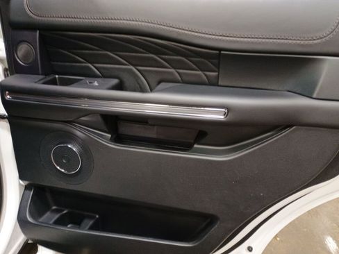 Used 2020 Ford Expedition Platinum image 23