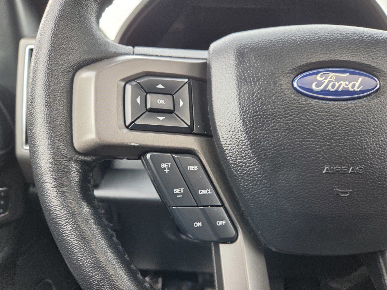 Used 2020 Ford Expedition XLT w/ Equipment Group 202A AWD/4WD image 20