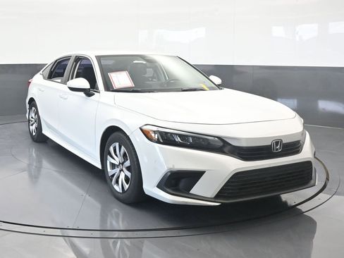 Used 2022 Honda Civic LX image 9