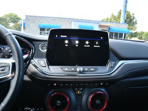 Used 2025 Chevrolet Blazer RS FWD image 23