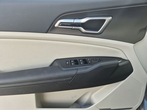 New 2026 Kia Sportage EX image 6