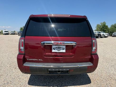 Used 2020 GMC Yukon XL Denali AWD/4WD image 9
