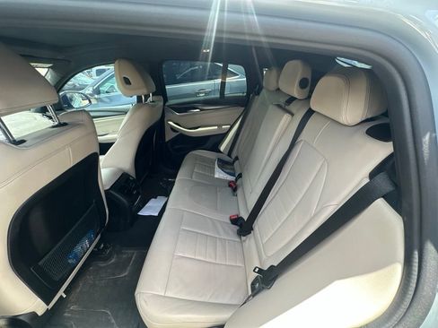 Used 2022 BMW X4 xDrive30i w/ M Sport Package 2 AWD/4WD image 7