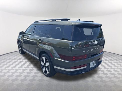 Used 2025 Hyundai Santa Fe Limited image 7