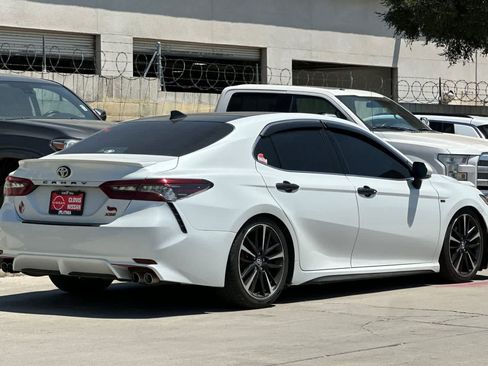 Used 2021 Toyota Camry XSE FWD image 3