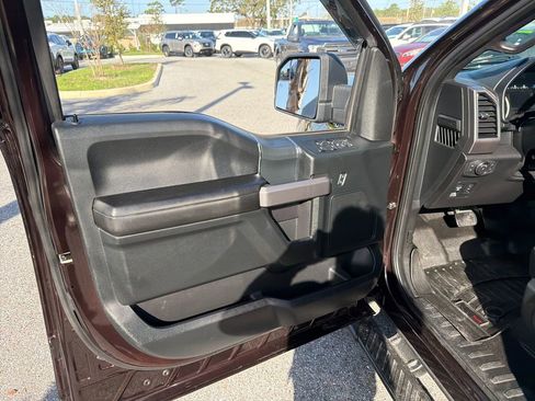 Used 2019 Ford F150 XLT w/ Equipment Group 302A Luxury image 15