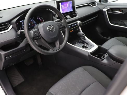 Used 2025 Toyota RAV4 XLE image 14
