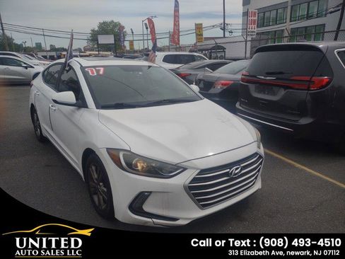 Used 2017 Hyundai Elantra Value Edition w/ Cargo Package FWD image 1