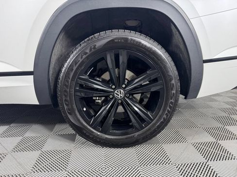 Used 2023 Volkswagen Atlas SEL R-Line AWD/4WD image 34