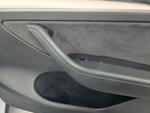 Used 2023 Tesla Model Y Long Range image 6