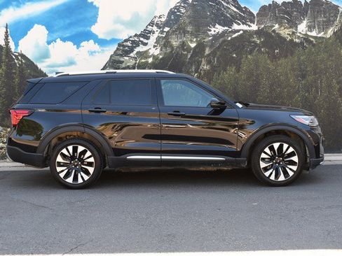 Used 2025 Ford Explorer Platinum w/ LUX Leather Package AWD/4WD image 2