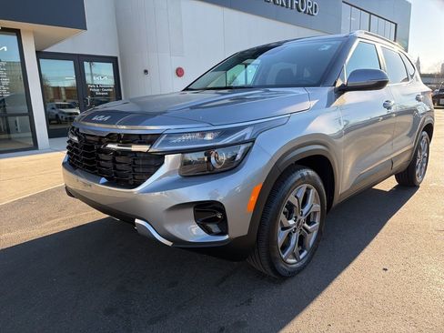 Certified 2024 Kia Seltos S image 11