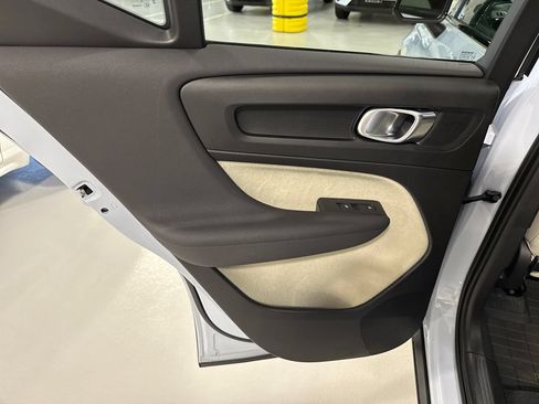 Certified 2024 Volvo XC40 B5 Plus w/ Protection Package Premier AWD/4WD image 21