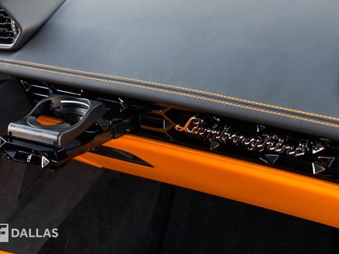 Used 2024 Lamborghini Huracan Tecnica image 32