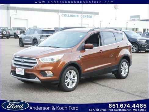 Used 2017 Ford Escape SE w/ Equipment Group 201A AWD/4WD image 1