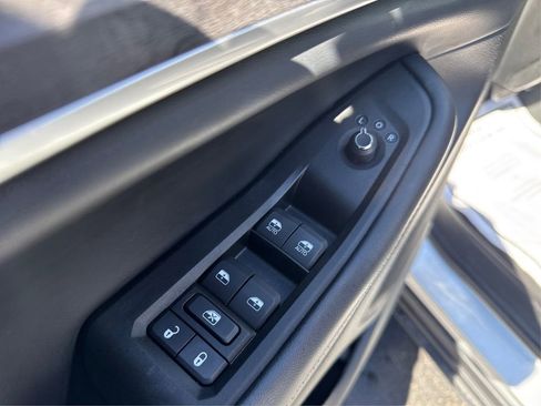Used 2024 Jeep Grand Cherokee Limited RWD image 36