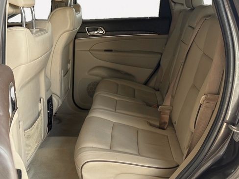 Used 2014 Jeep Grand Cherokee Overland w/ Advanced Technology Group AWD/4WD image 12
